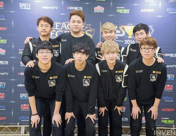 尤为突出 尤为突出