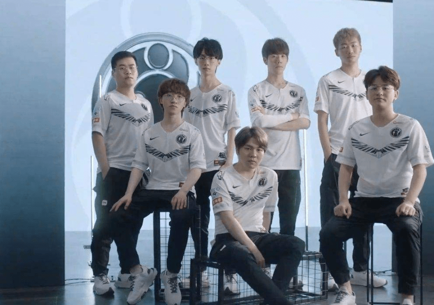 练场上所展 练场上所展