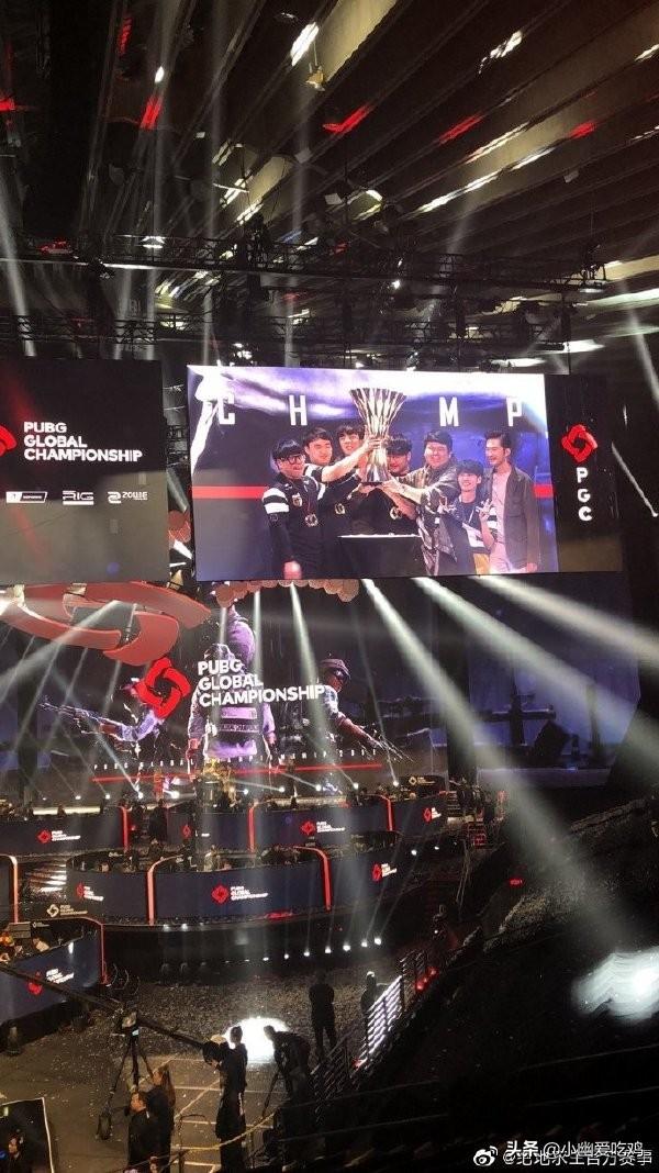 作为他们的 作为他们的